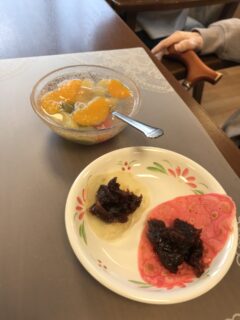 焼きあん餅とフルーツポンチ作り～岡山ケアセンターデイサービス～