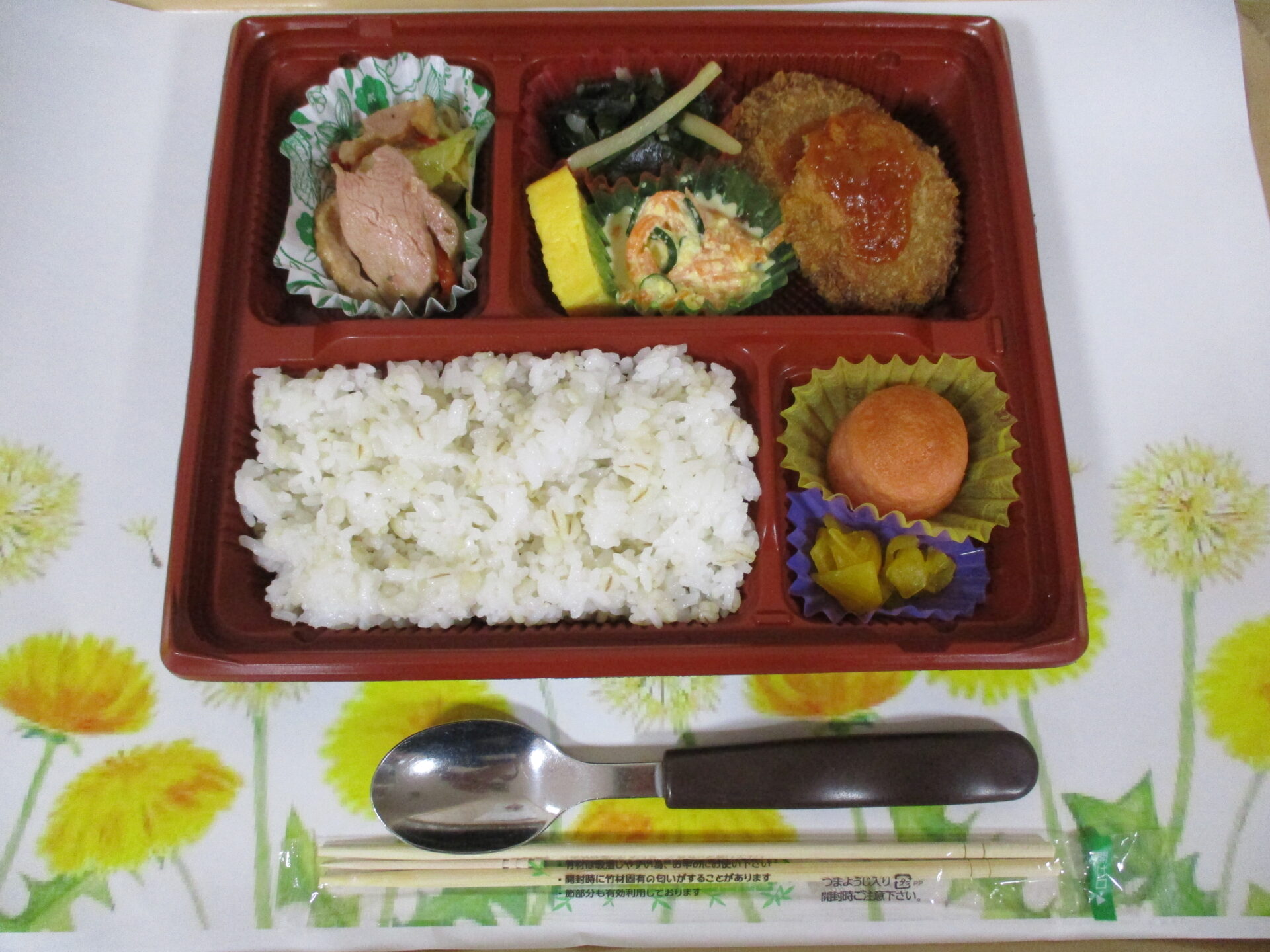 昭和初期のお膳のおか持ち 昭和初期のお膳のおか持ち 仮面ライダー